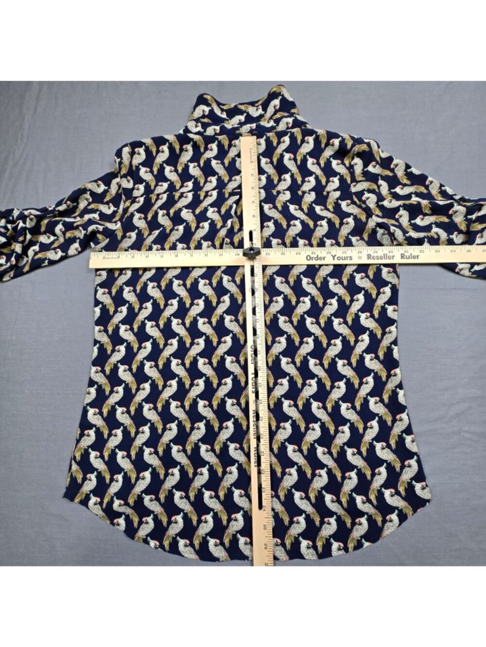 Soho New York & Company Shirt M Birds Parrot Button-Up Navy Long Sleeve - Picture 6 of 6